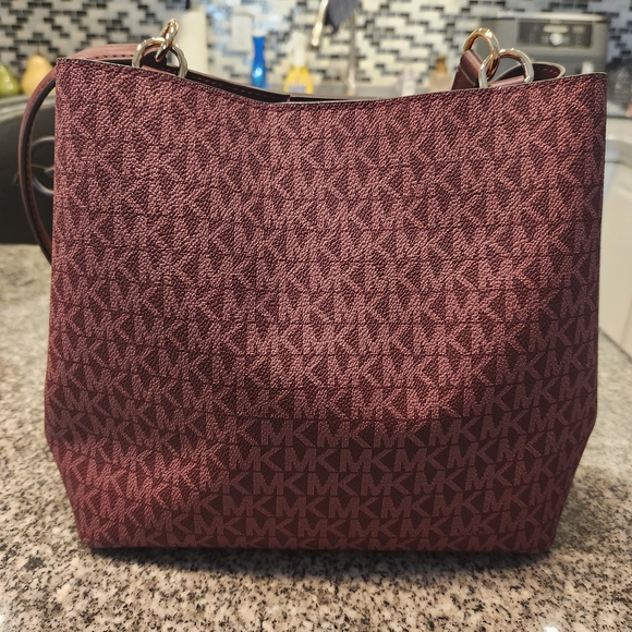 Michael Kors NWOT Pratt Medium Shoulder Bucket Bag - Picture 2 of 12